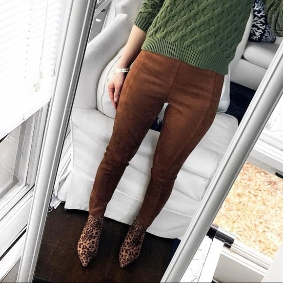 🐆 WILD DIVA LEOPARD PRINT BLACK TAN ANKLE BOOTIES! - Picture 3 of 12